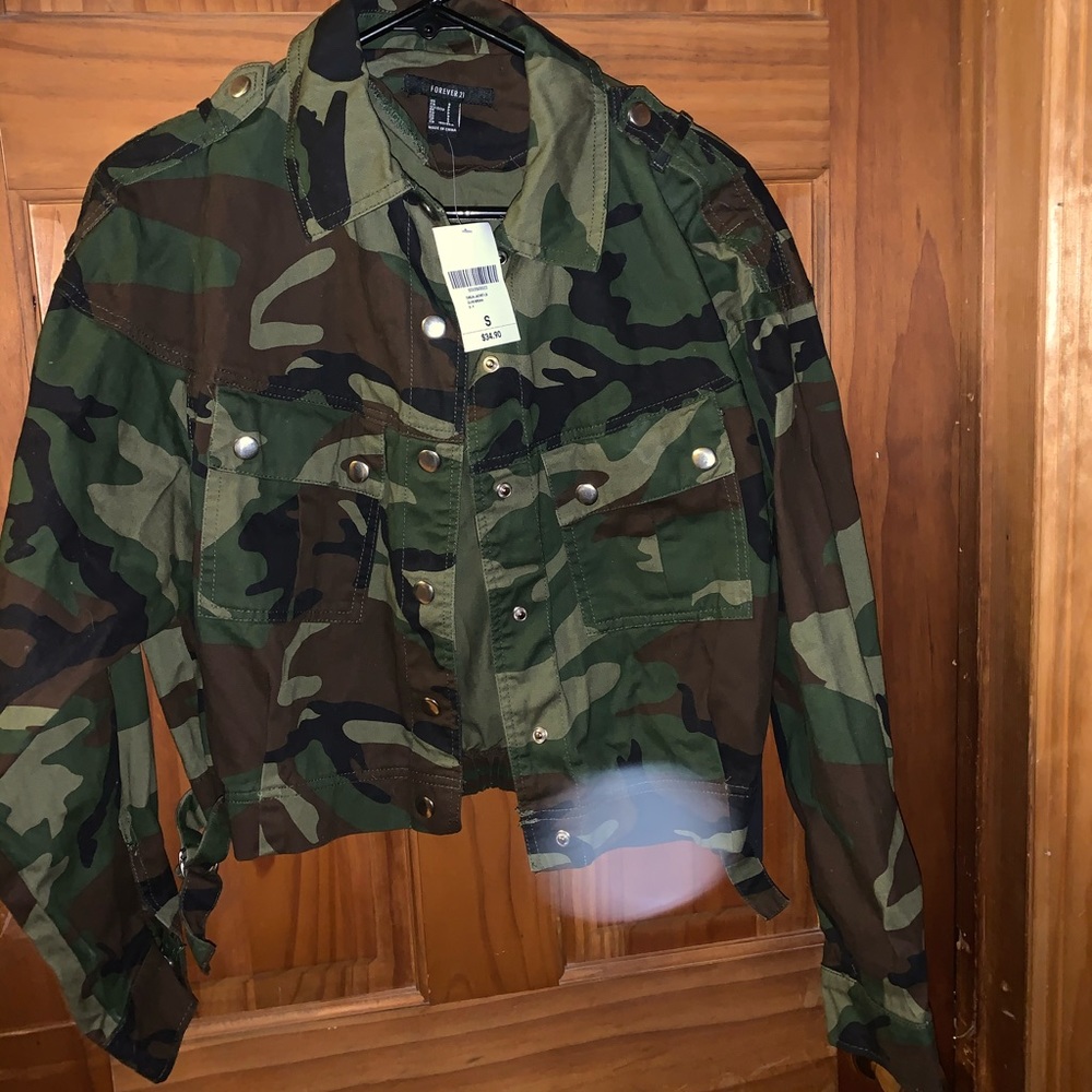Camo super cute lightweight jacket BNWT